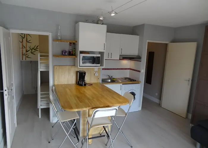 Studio Spacieux Proche Plage. Wi-Fi, Climatisation