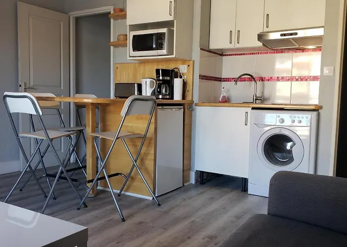 Studio spacieux proche plage. Wi-fi, climatisation